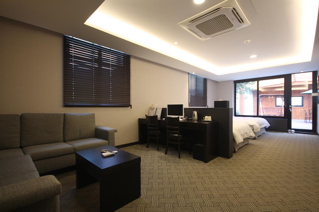 Mbn Hotel Changwon Exterior foto